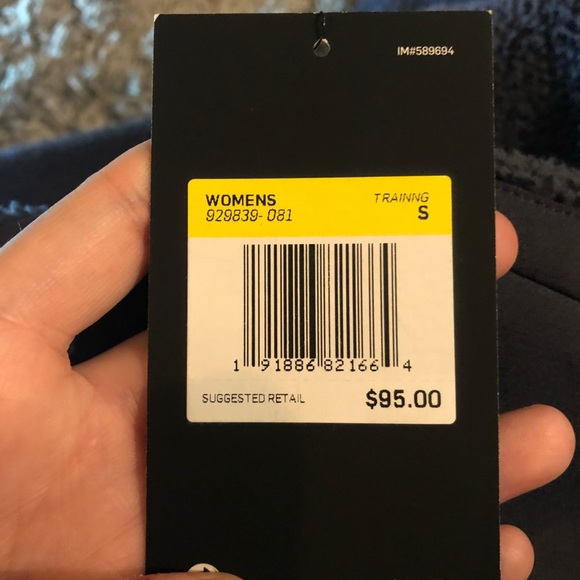 ❌SOLD❌Nike Women's Training Sherpa Wrap Fleece - Picture 5 of 5